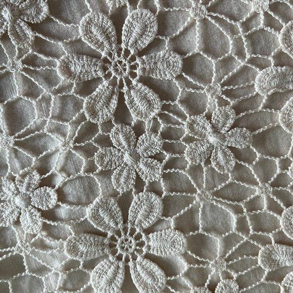 Ann Taylor Misses Large Lace Tee Shirt - Picture 4 of 4